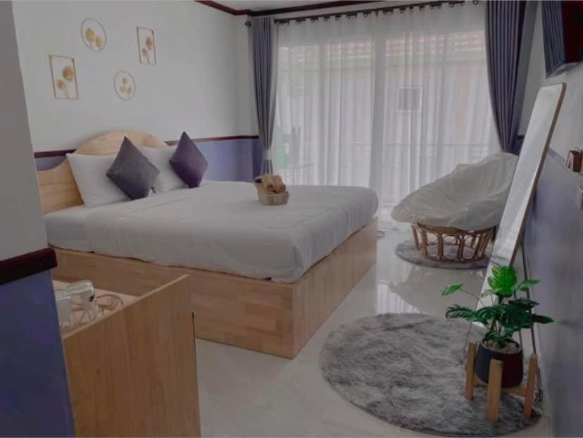 Bed and Breakfast Baan Tipsukon Ko Lan Esterno foto