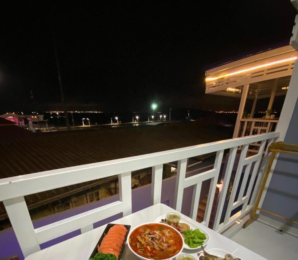Bed and Breakfast Baan Tipsukon Ko Lan Esterno foto