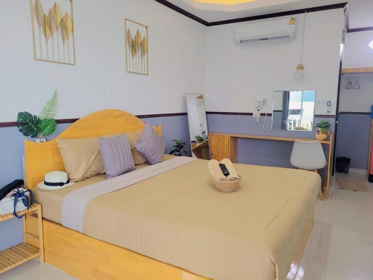 Bed and Breakfast Baan Tipsukon Ko Lan Esterno foto