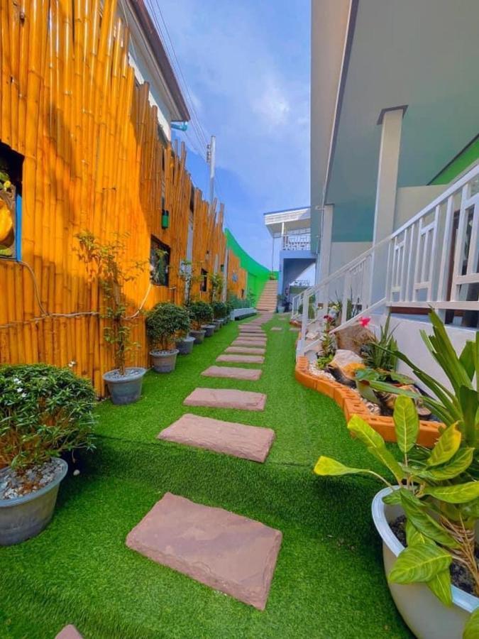 Bed and Breakfast Baan Tipsukon Ko Lan Esterno foto
