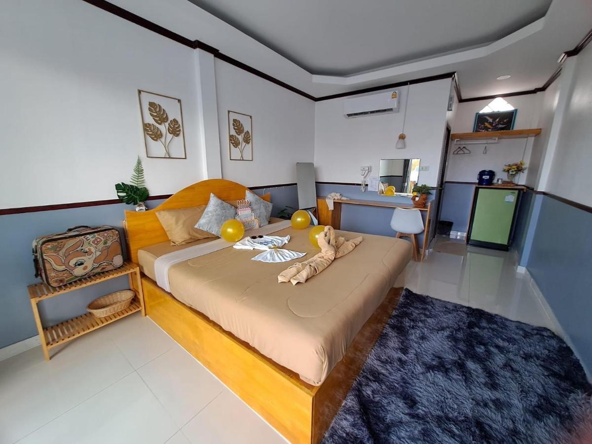 Bed and Breakfast Baan Tipsukon Ko Lan Esterno foto