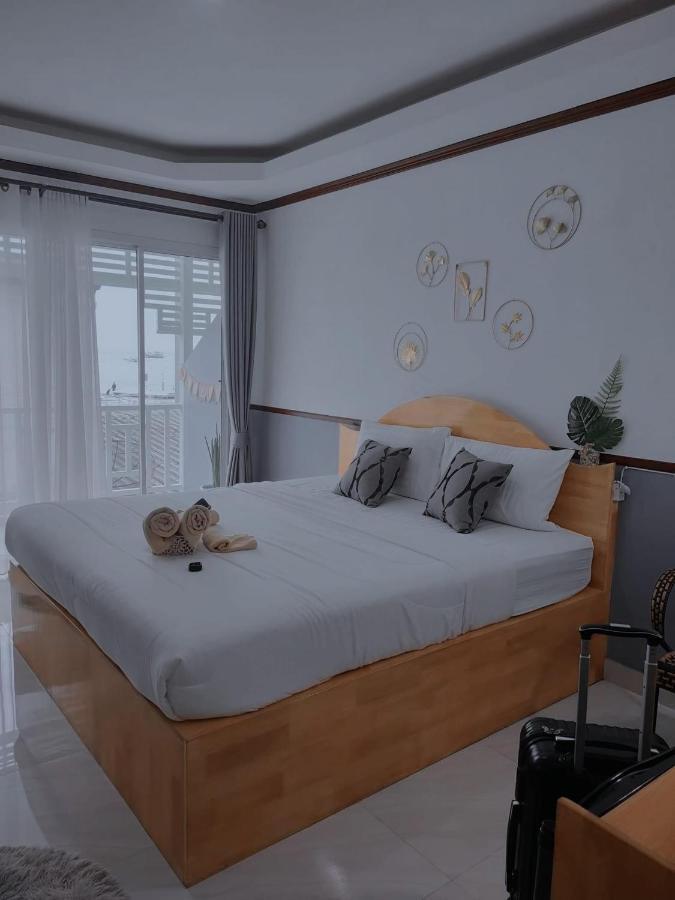 Bed and Breakfast Baan Tipsukon Ko Lan Esterno foto