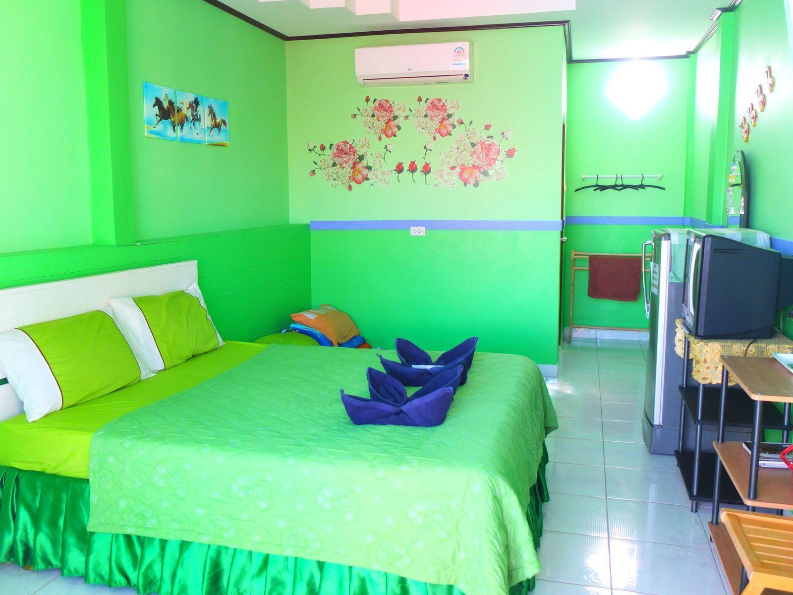 Bed and Breakfast Baan Tipsukon Ko Lan Esterno foto